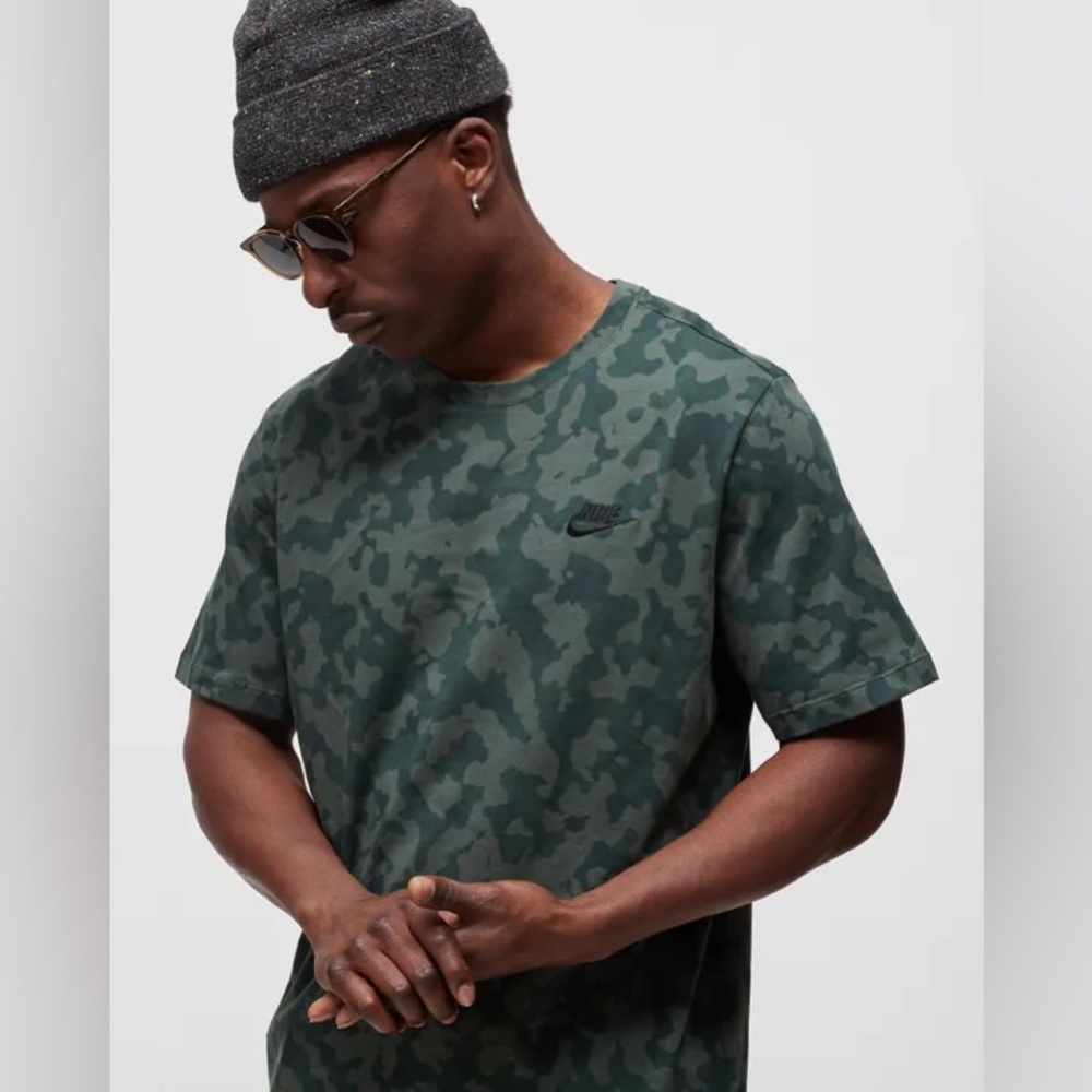NWOT Nike T-Shirt